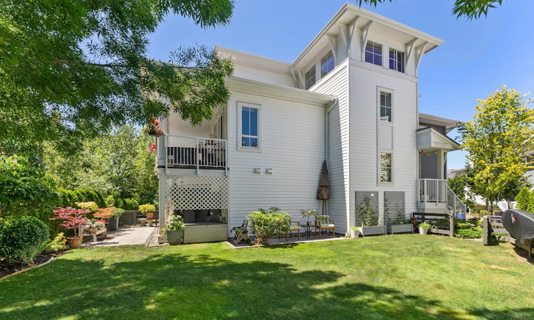 117-4638 Orca Way