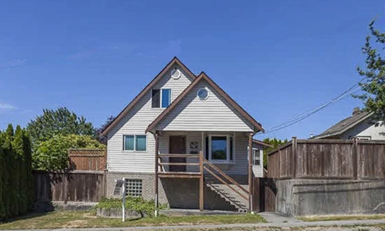 1403 Gilmore Avenue