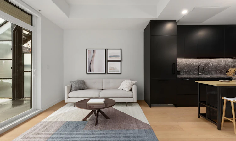 122-650 E 2nd Street