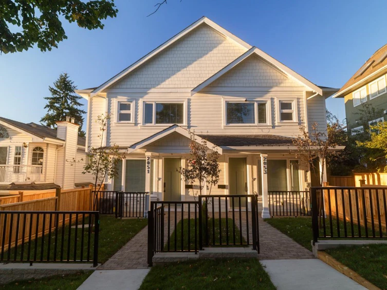 2049 E 4th Avenue, Vancouver, BC, V5N 1K5 - 35