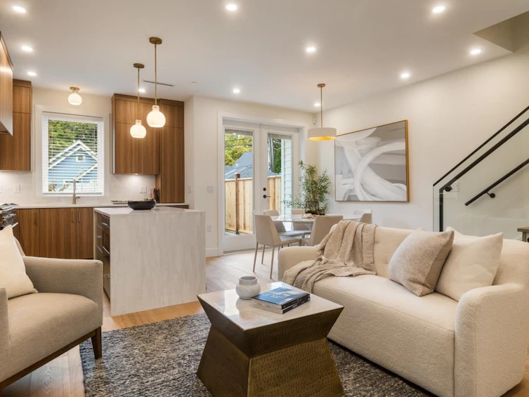 2049 E 4th Avenue, Vancouver, BC, V5N 1K5 - 8