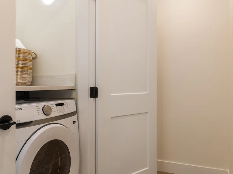 2049 E 4th Avenue, Vancouver, BC, V5N 1K5 - 19