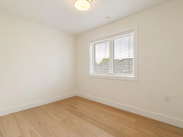2049 E 4th Avenue, Vancouver, BC, V5N 1K5 - 20