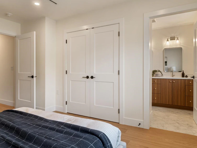 2049 E 4th Avenue, Vancouver, BC, V5N 1K5 - 18