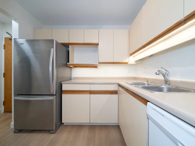 305-5790 Patterson Avenue - 5