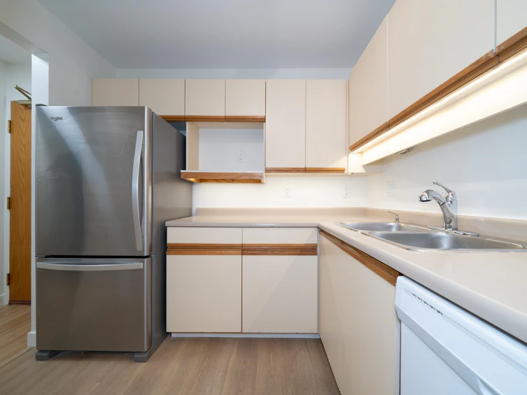 305-5790 Patterson Avenue, Burnaby, BC, V5H 4H6 - 5
