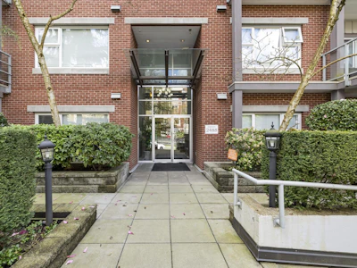 403-2488 Kelly Avenue - 2