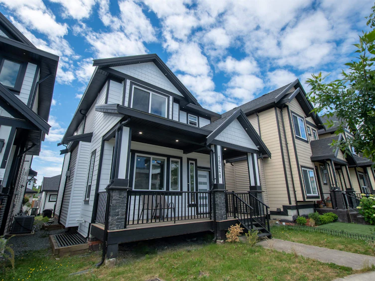 19240 Aloha Drive, Surrey, BC, V4N 6T9 - 2