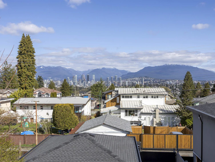 5001 Dover Street, Burnaby, BC, V5H 1R4 - 3