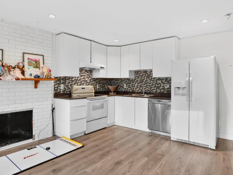 668 Alpine Court, North Vancouver, BC, V7R 2L8 - 23