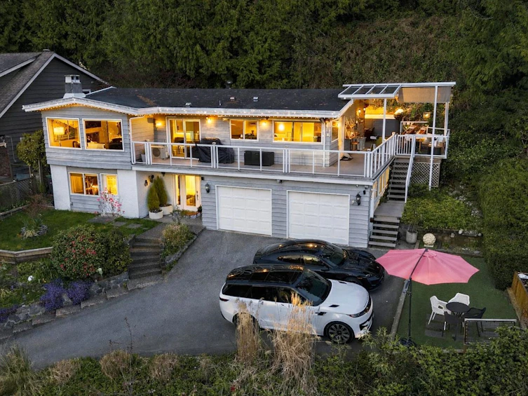 668 Alpine Court, North Vancouver, BC, V7R 2L8 - 30