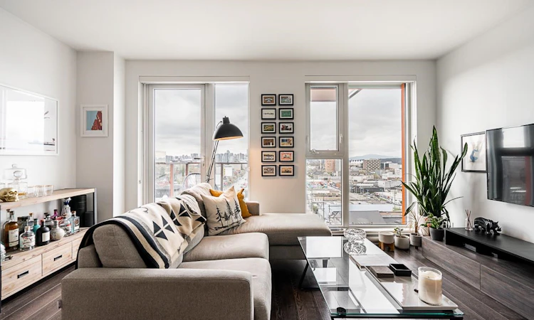 1110-933 E Hastings Street