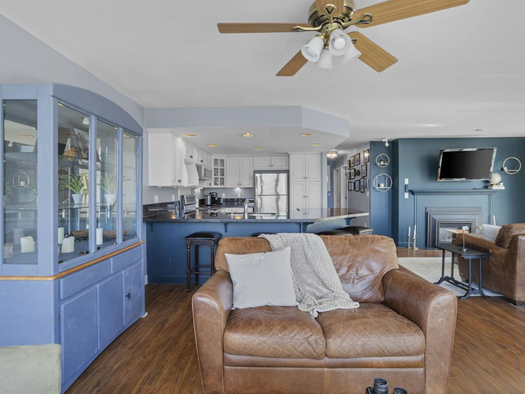 215-328 Esplanade Avenue, Harrison Hot Springs, BC, V0M 1K0 - 11