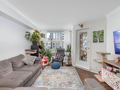 313-10533 University Drive - 5