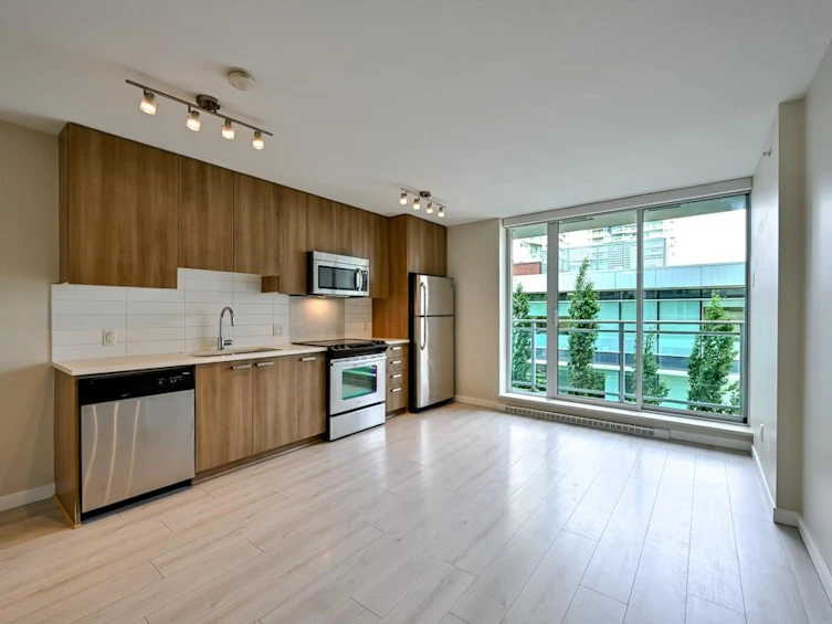 503-13325 102a Avenue, Surrey, BC, V3T 1P6 - 6
