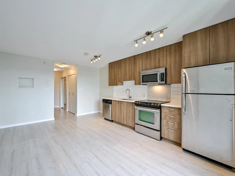 503-13325 102a Avenue, Surrey, BC, V3T 1P6 - 8