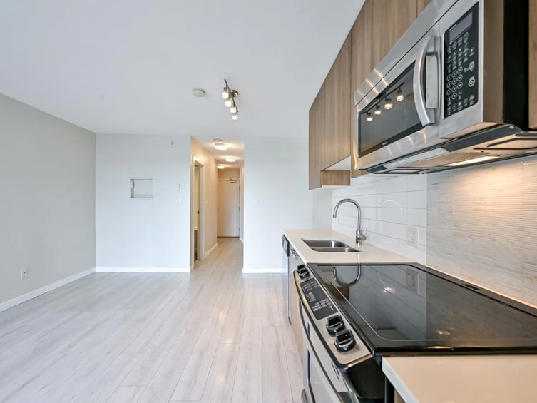 503-13325 102a Avenue, Surrey, BC, V3T 1P6 - 10