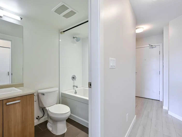 503-13325 102a Avenue, Surrey, BC, V3T 1P6 - 19