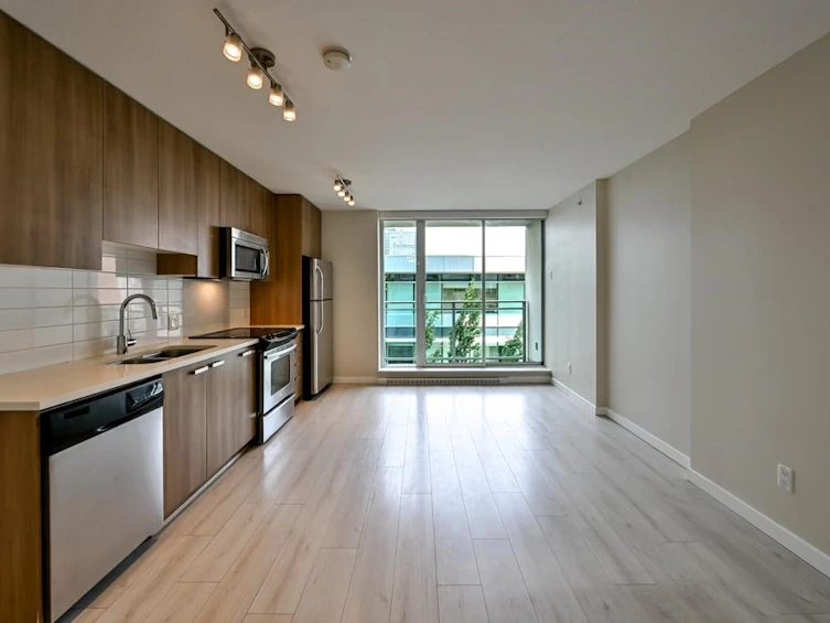 503-13325 102a Avenue, Surrey, BC, V3T 1P6 - 4