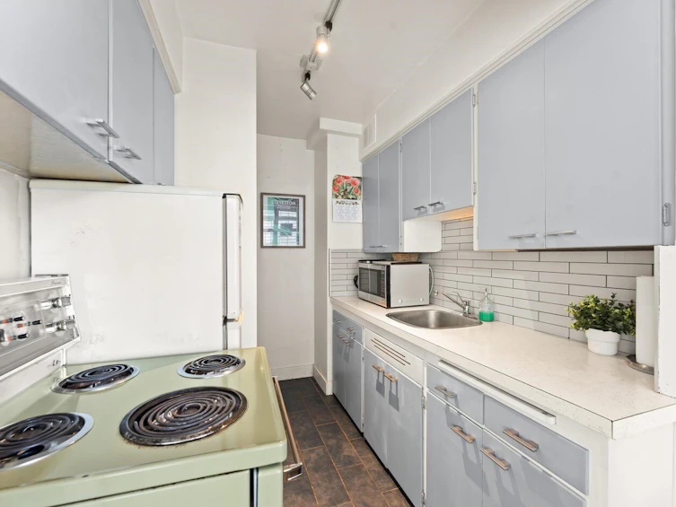 304-1975 Pendrell Street, Vancouver, BC, V6G 1T6 - 10