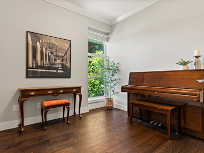 6528 Reid Road - 3