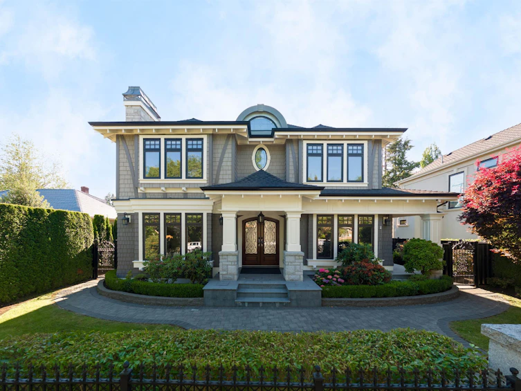 6869 Selkirk Street, Vancouver, BC, V6P 4H1