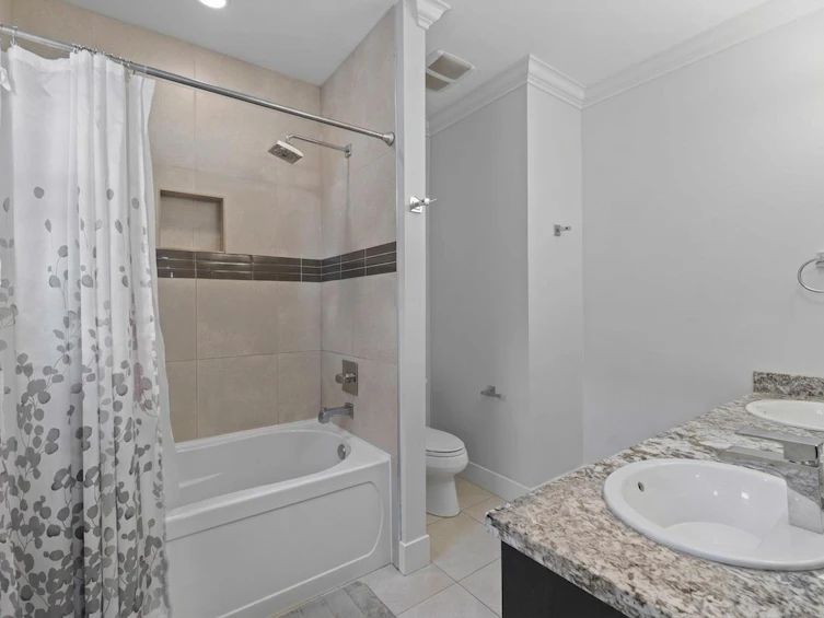 331 Keary Street, New Westminster, BC, V3L 3L2 - 17