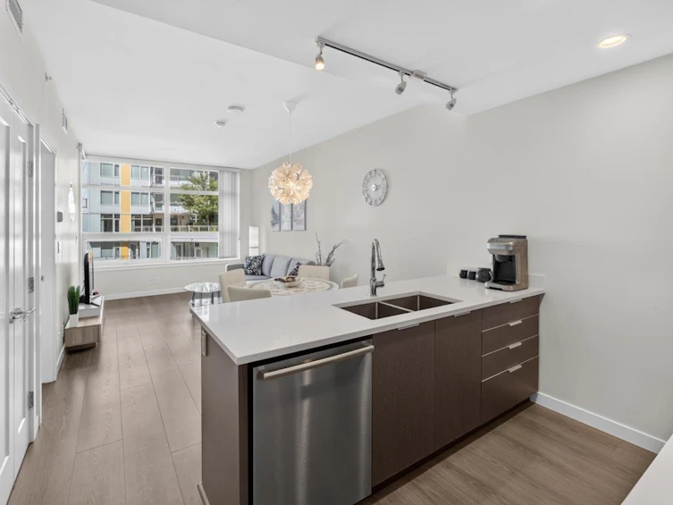 903-8699 Hazelbridge Way, Richmond, BC, V6X 0T4 - 2