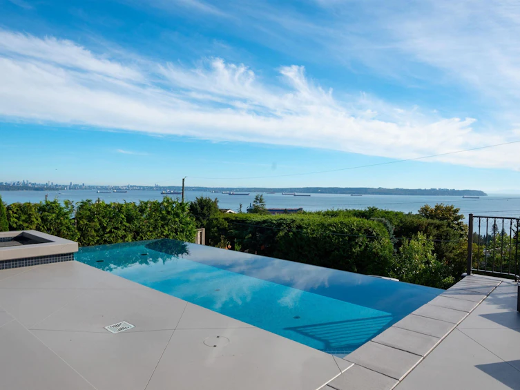 4135 Burkehill Place, West Vancouver, BC, V7V 3M8