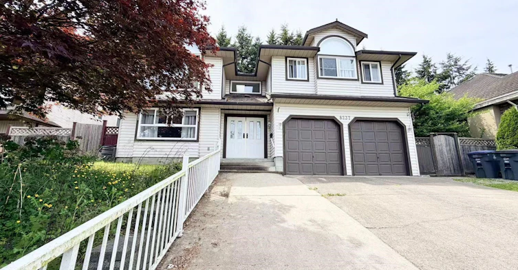 Upper Level-82xx 167a Street, Surrey, BC, V4N 3H5