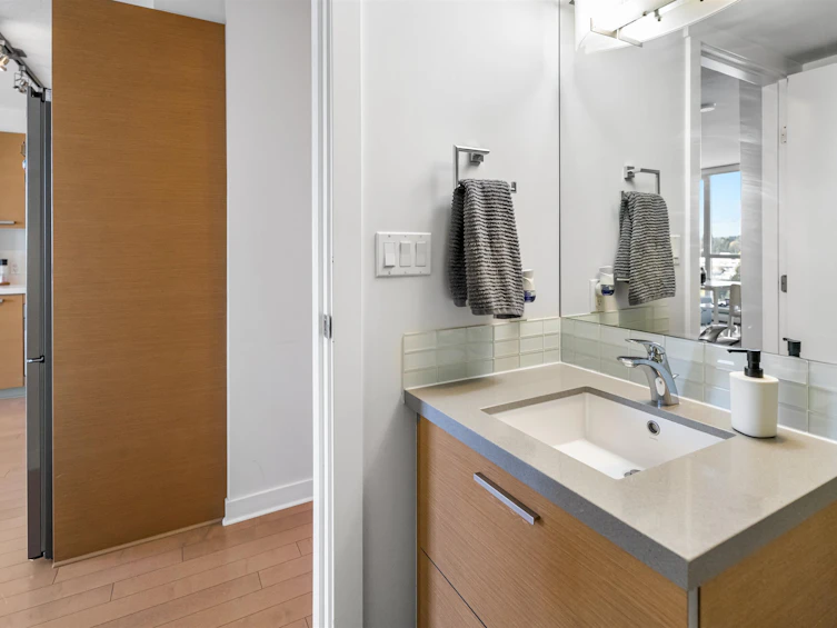 1302-10777 University Drive, Surrey, BC, V3T 0E6 - 14