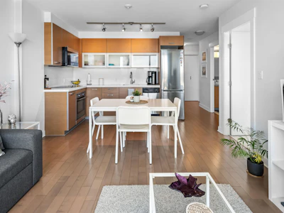 1302-10777 University Drive - 3