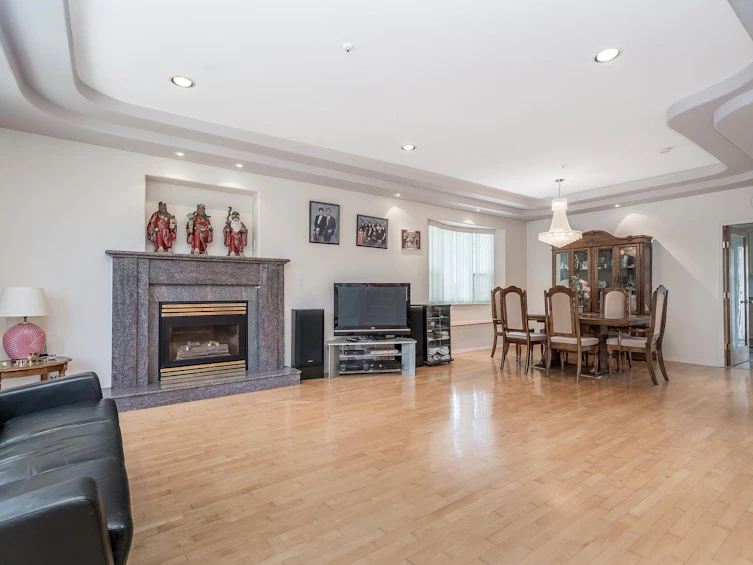 2304 Garden Drive, Vancouver, BC, V5N 4X3 - 4
