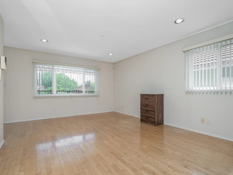 2304 Garden Drive, Vancouver, BC, V5N 4X3 - 23