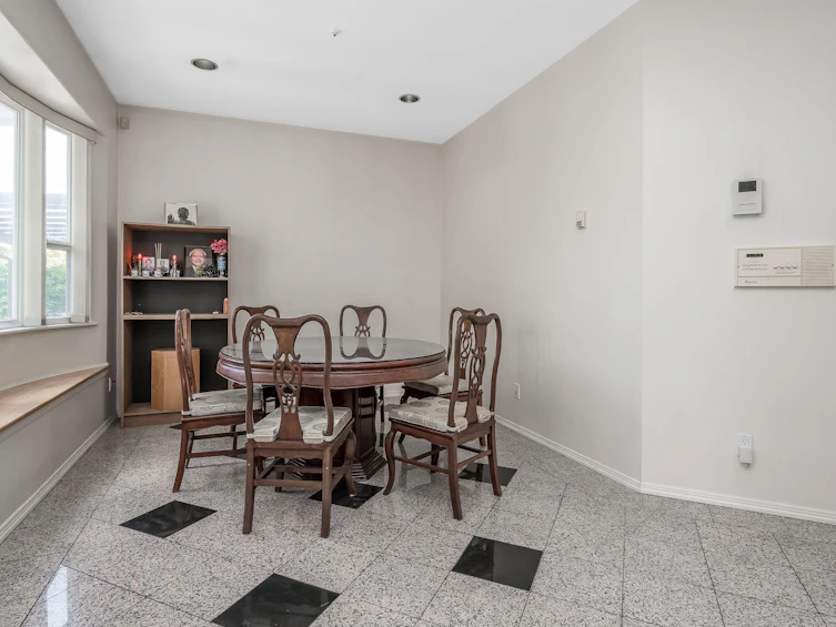 2304 Garden Drive, Vancouver, BC, V5N 4X3 - 9