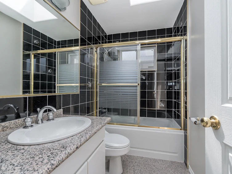 2304 Garden Drive, Vancouver, BC, V5N 4X3 - 22