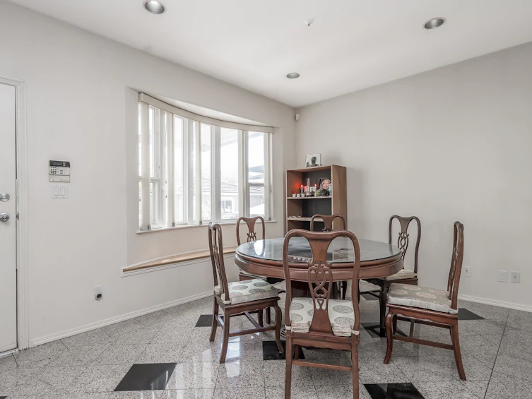 2304 Garden Drive, Vancouver, BC, V5N 4X3 - 8