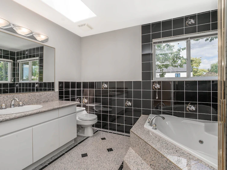 2304 Garden Drive, Vancouver, BC, V5N 4X3 - 27