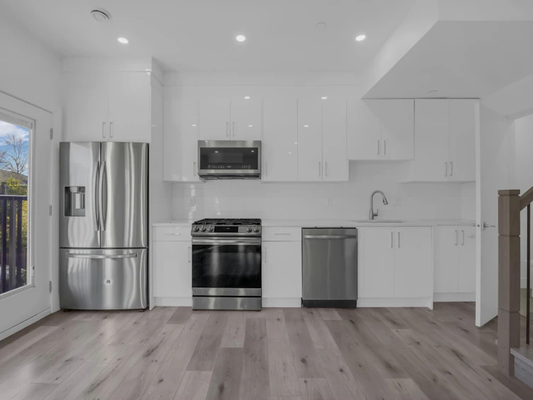 5140 Slocan Street, Vancouver, BC, V5R 2A5 - 6