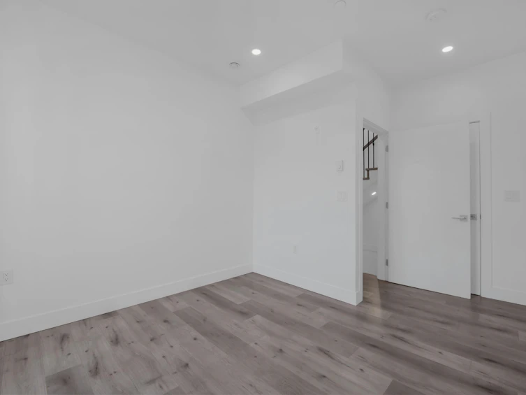 5140 Slocan Street, Vancouver, BC, V5R 2A5 - 14