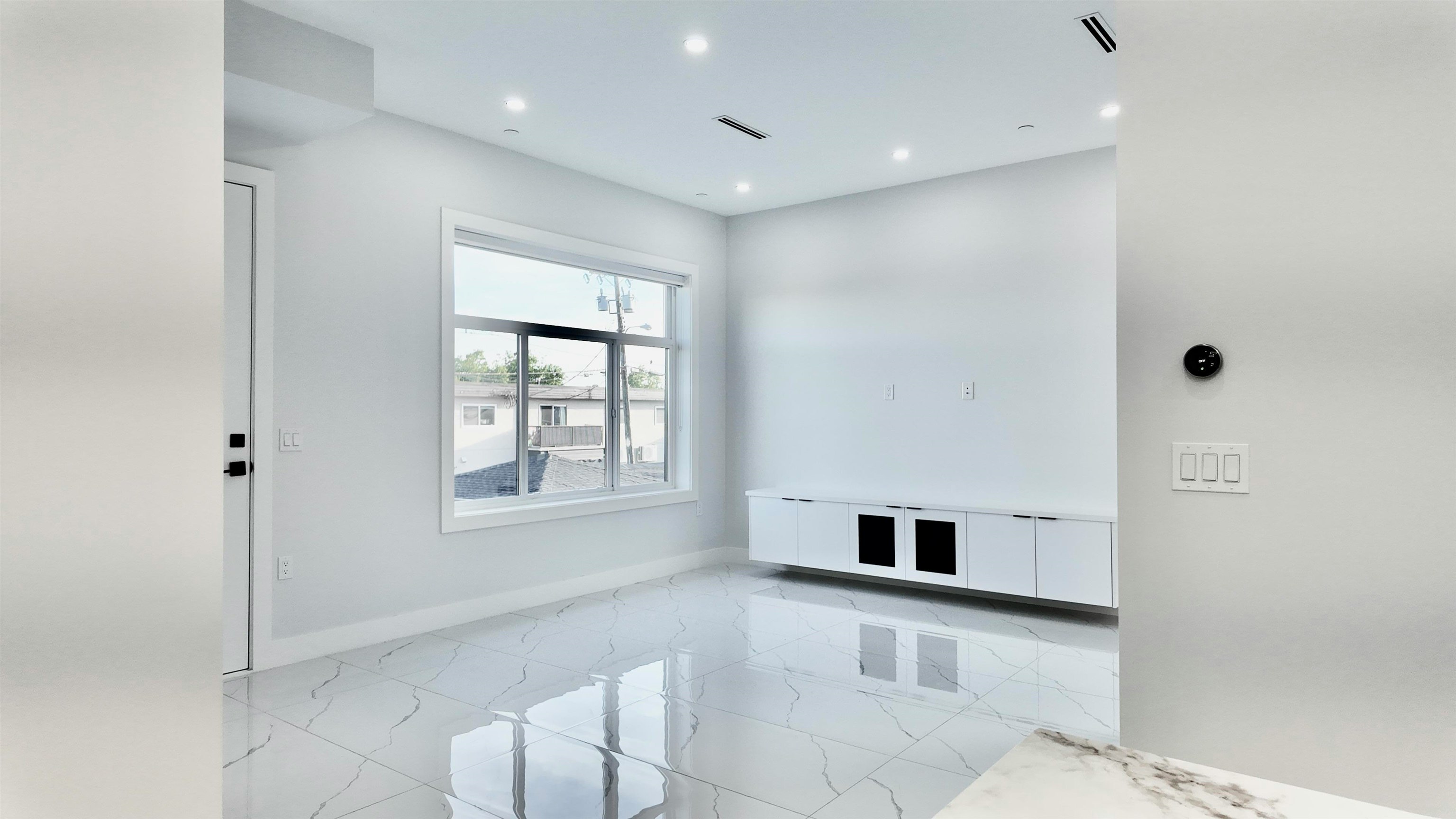 1328 E 64th Avenue, Vancouver, BC, V5X 2P1 - 5