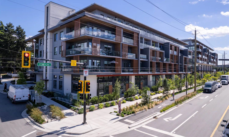 317-422 E 3rd Street