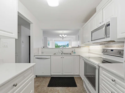 411-12148 224 Street - 3