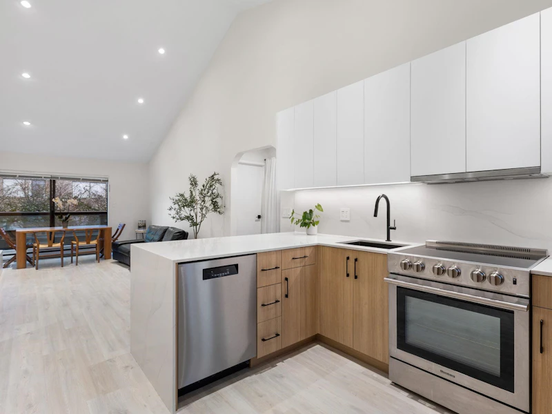 408 - 1363 Clyde Avenue, West Vancouver BC V7T 2W9
