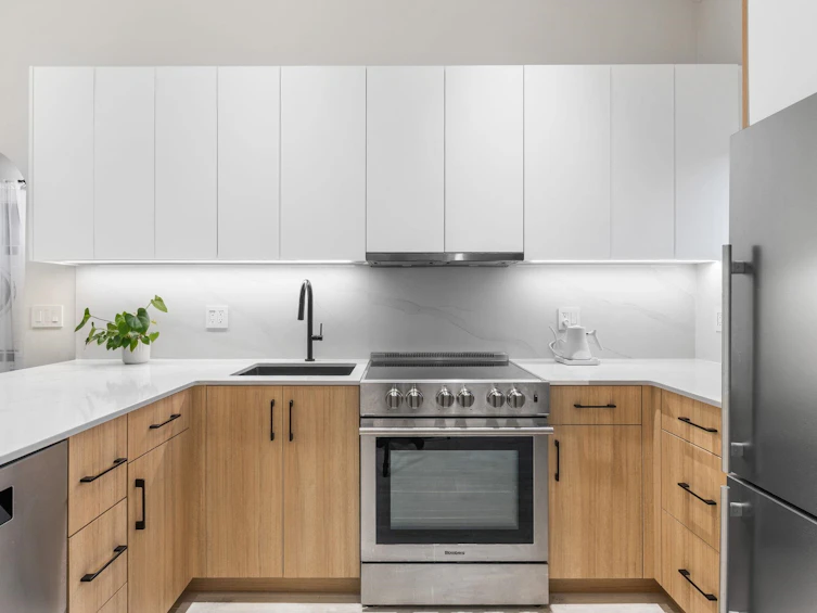 408-1363 Clyde Avenue, West Vancouver, BC, V7T 2W9 - 2