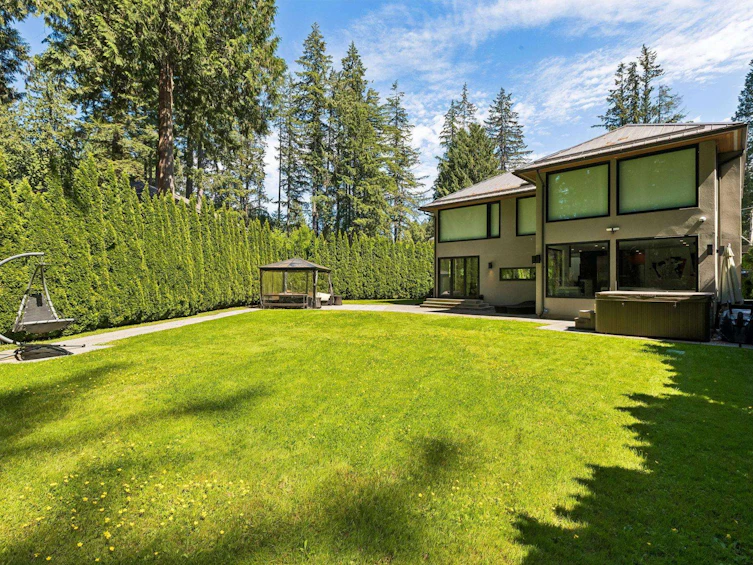 4577 Capilano Road, North Vancouver, BC, V7R 4K2 - 29