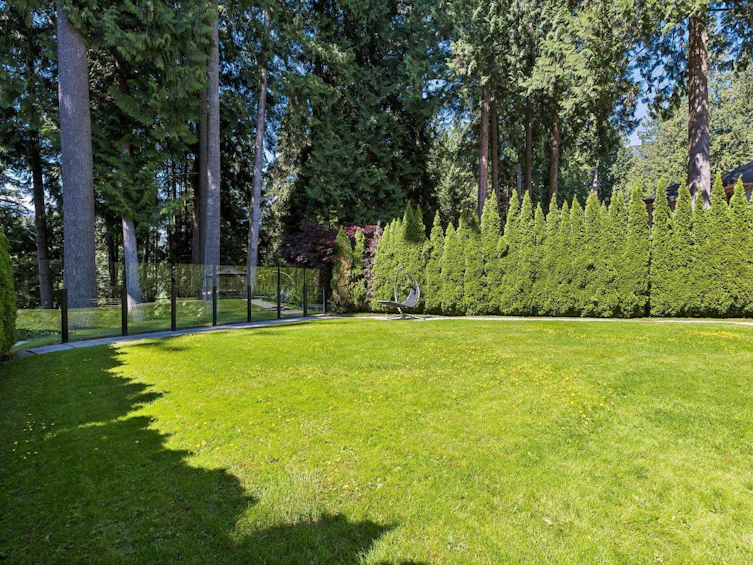 4577 Capilano Road, North Vancouver, BC, V7R 4K2 - 33