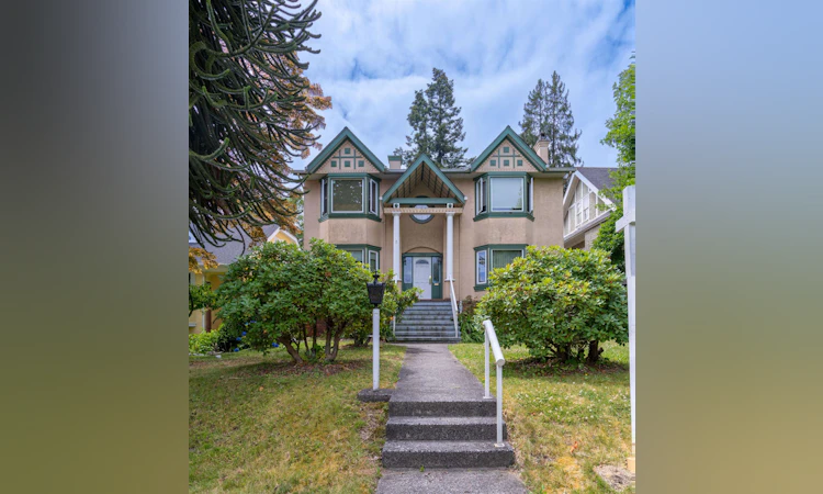 1180 Devonshire Crescent