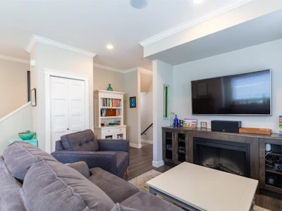 13-10480 248 Street - 5