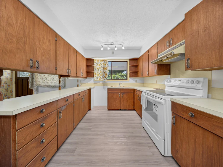 10730 Mcdonald Road, Chilliwack, BC, V2P 7L6 - 2